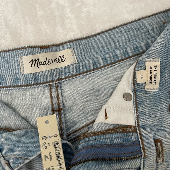 Jean Shorts with Floral Print - Picture 3 of 4